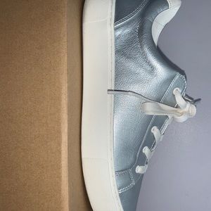 Ugg W Zilo Metallic Silver 8.5 New in box